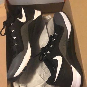 Nike women’s Air Max Sequent 2